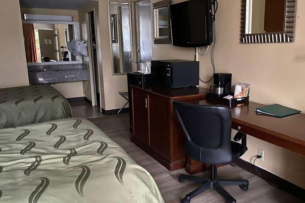 Ramada By Wyndham Rome - Verona Room photo