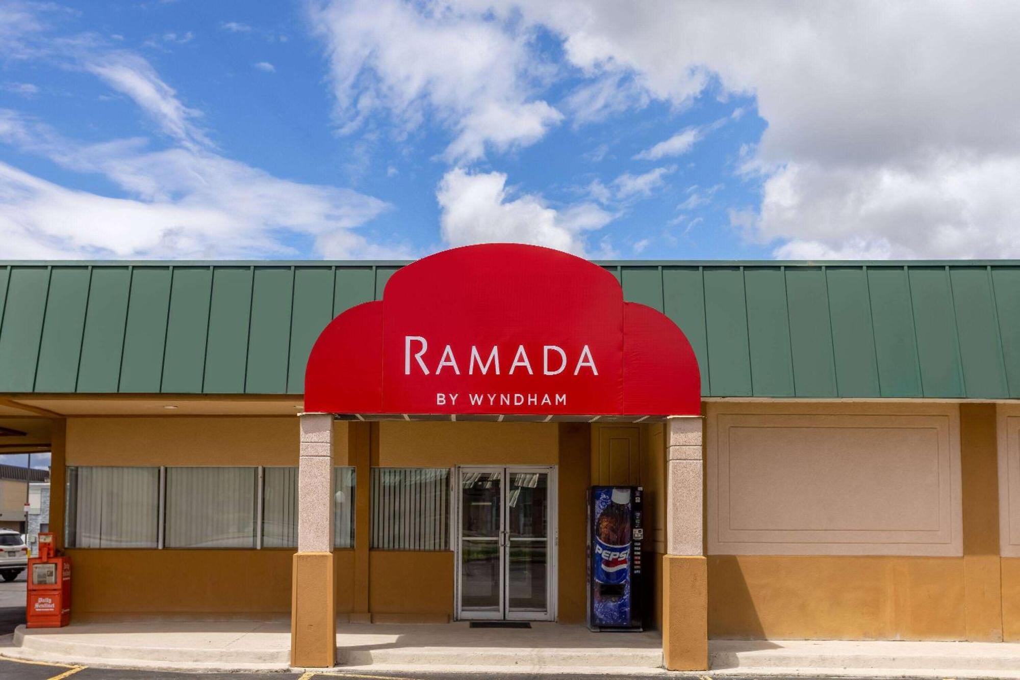 Ramada By Wyndham Rome - Verona Exterior photo