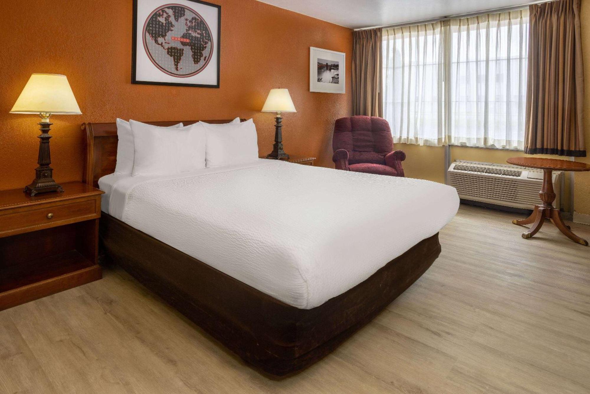 Ramada By Wyndham Rome - Verona Exterior photo